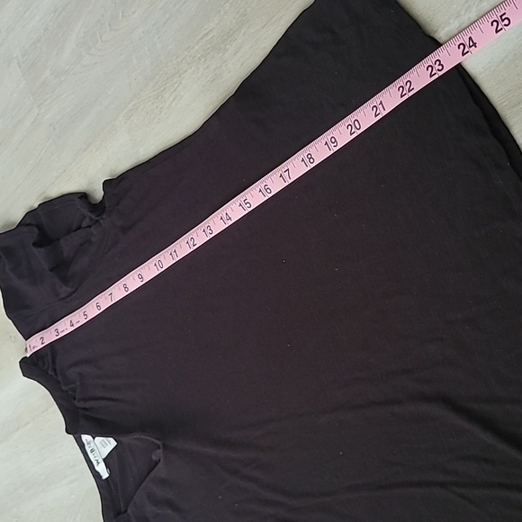 Gently used WHBM black T-shirt size M - Picture 5 of 5